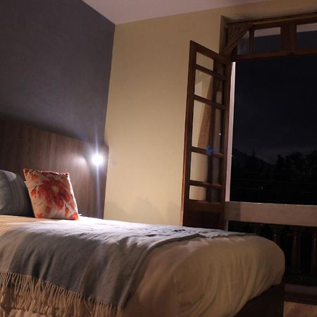 Hotel Inti Кито Екстериор снимка