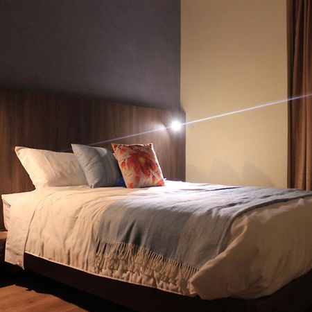 Hotel Inti Кито Екстериор снимка