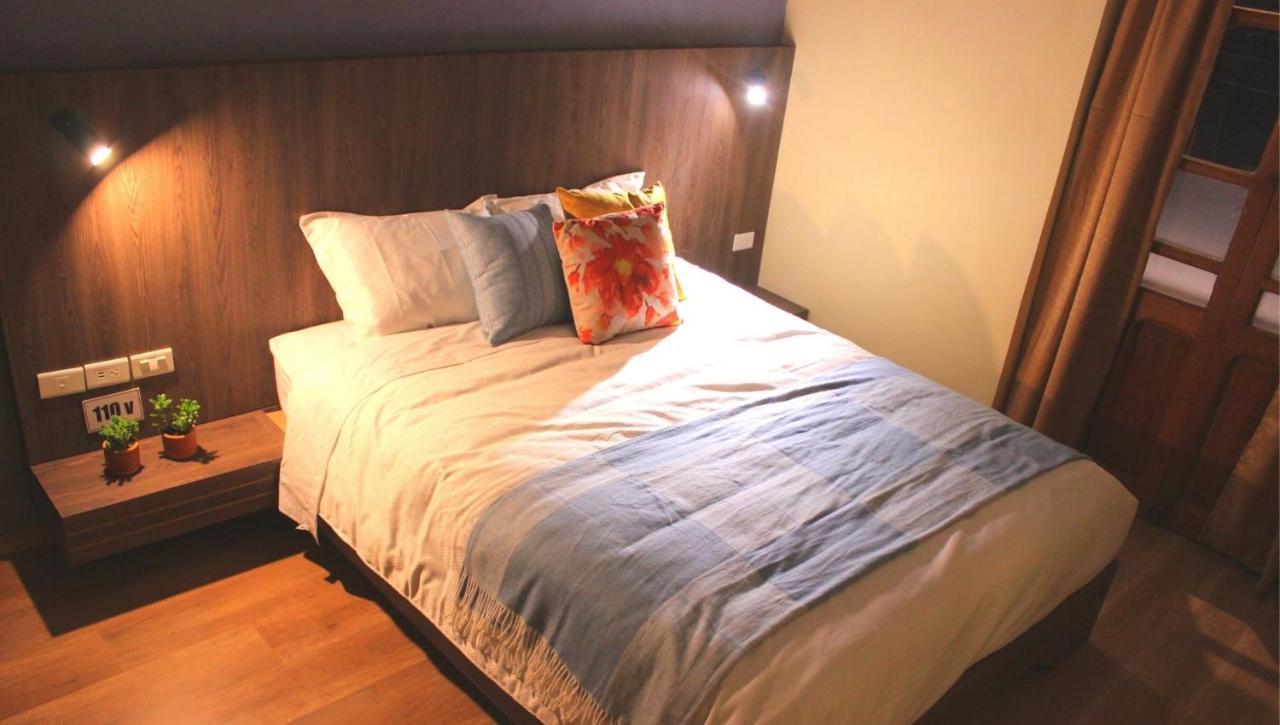 Hotel Inti Кито Екстериор снимка