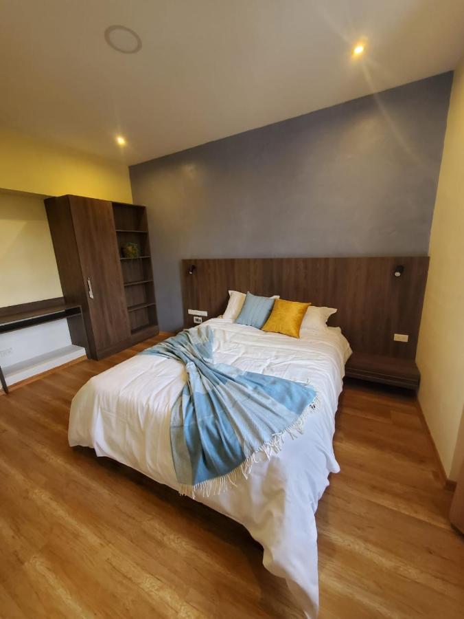 Hotel Inti Кито Екстериор снимка