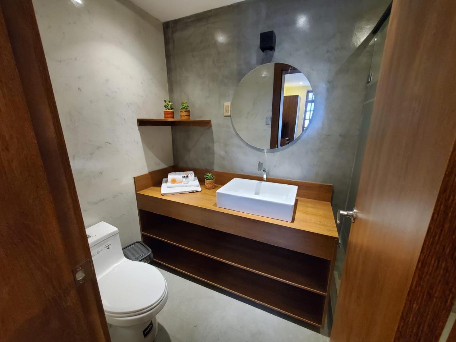Hotel Inti Кито Екстериор снимка