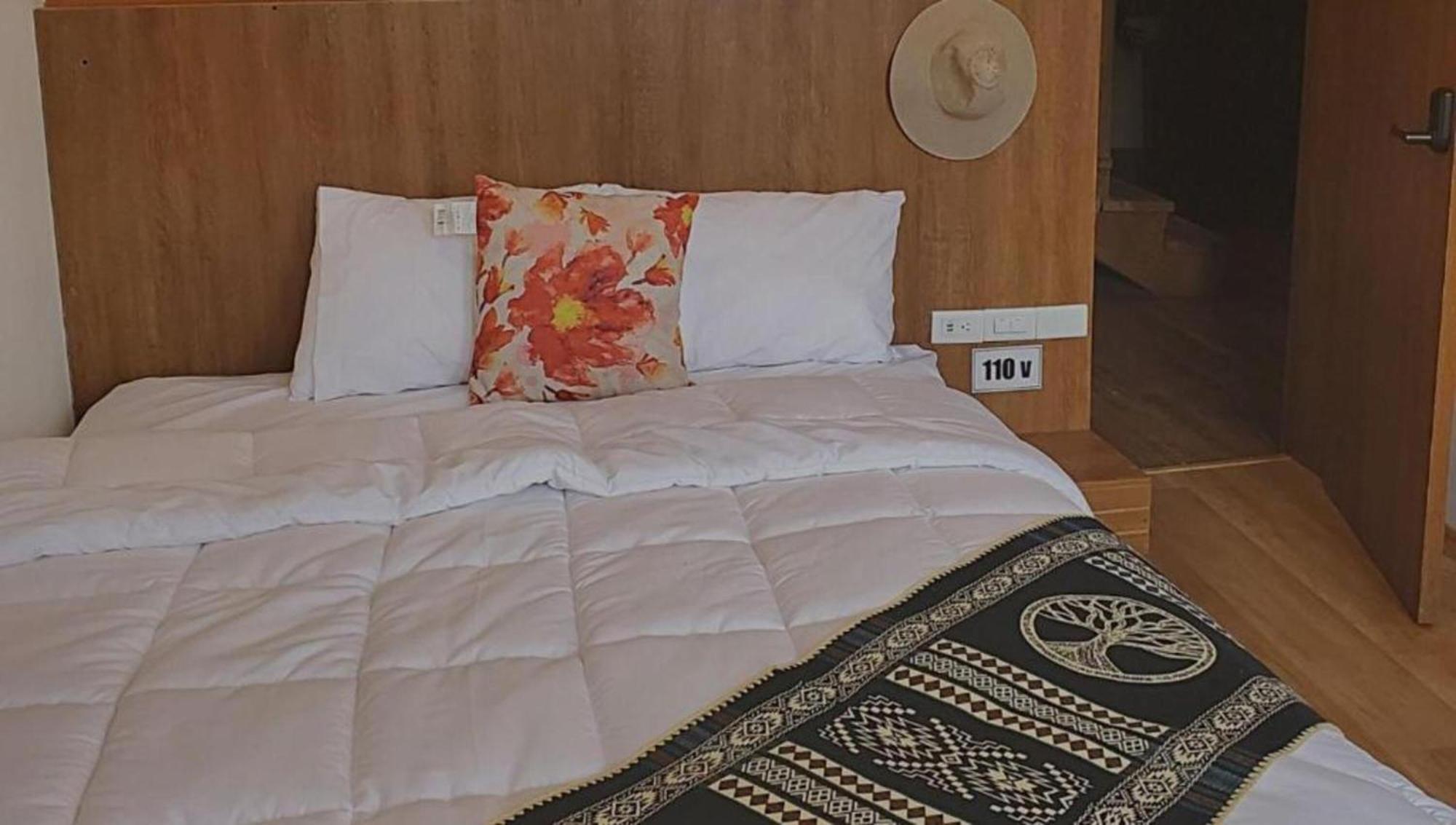 Hotel Inti Кито Екстериор снимка