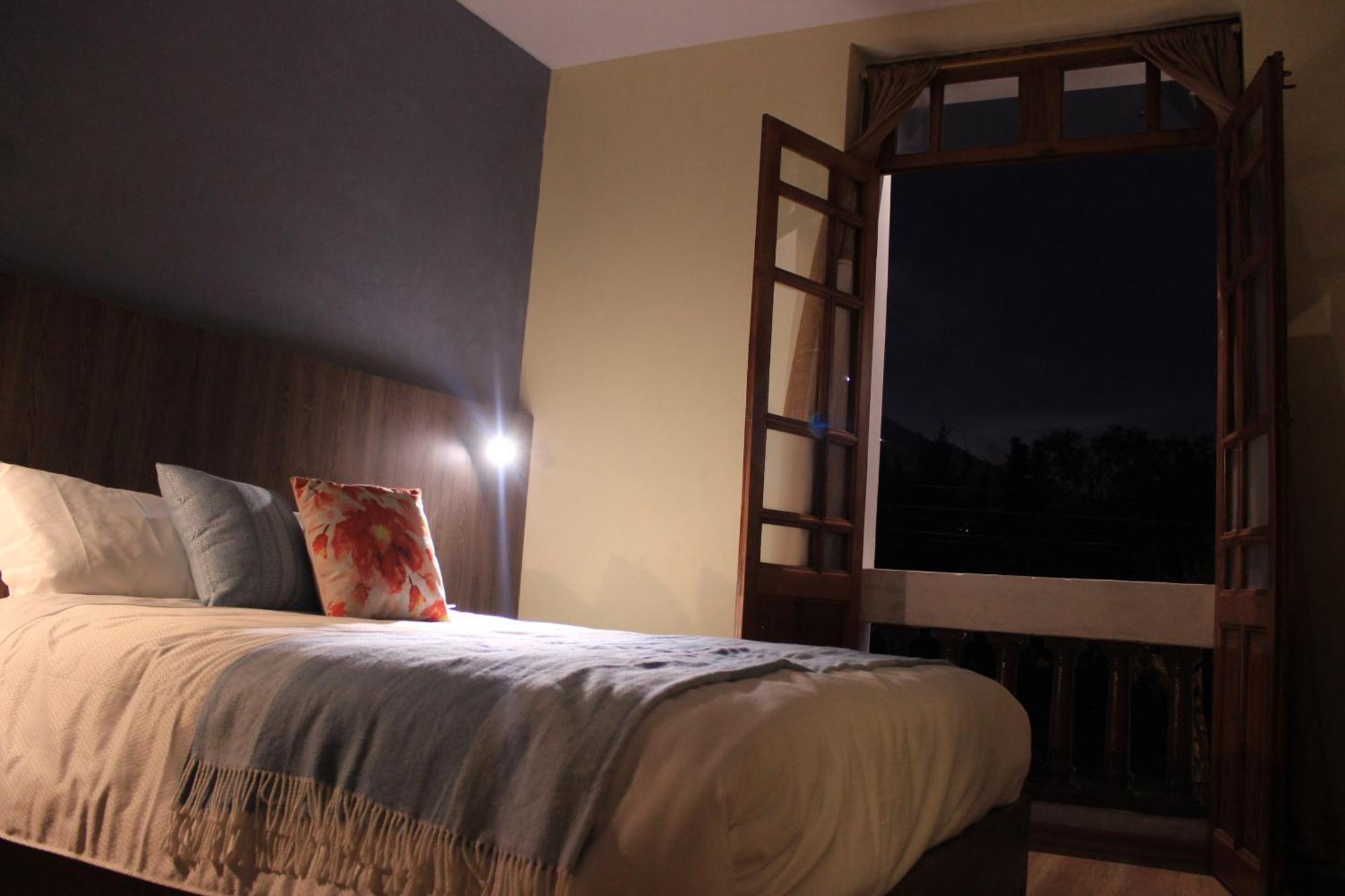 Hotel Inti Кито Екстериор снимка